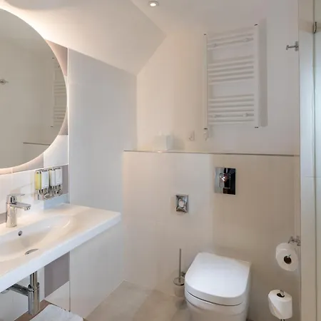 Hampton By Hilton Centre Отель 3*
