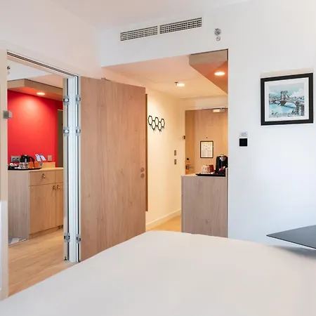 Отель Hampton By Hilton Centre