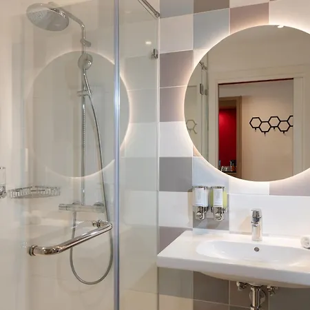 Hampton By Hilton Centre Отель