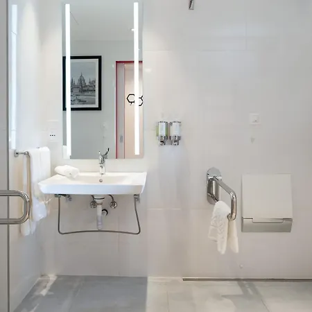 Hampton By Hilton Centre 3* Будапешт