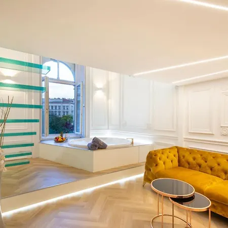 Top Luxury Suites *