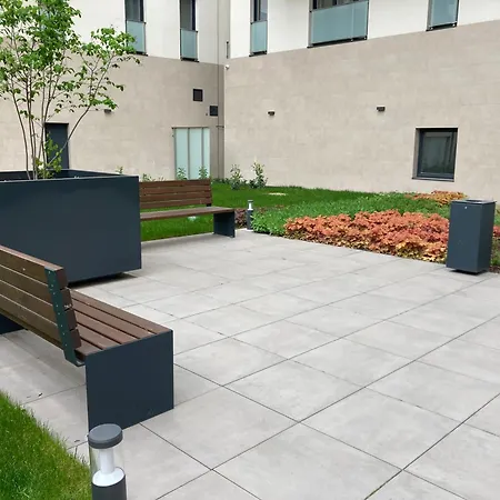 Westside - Modern & Peaceful - Free Garage! Apartment Budapest