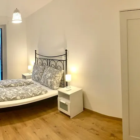 Apartment Westside - Modern & Peaceful - Free Garage! Budapest