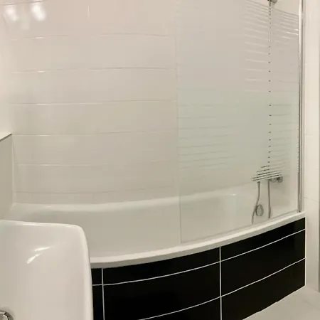 Apartment Westside - Modern & Peaceful - Free Garage! Budapest