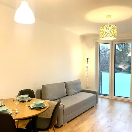 Apartment Westside - Modern & Peaceful - Free Garage! Budapest