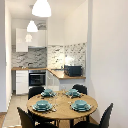 Apartment Westside - Modern & Peaceful - Free Garage!
