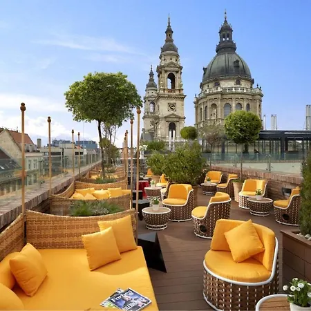 Chain Bridge Apartment
