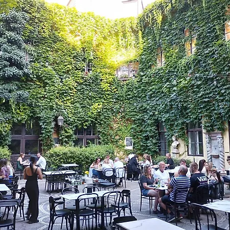 Privat bolig Free Parking, Balcony, Near To Park Budapest