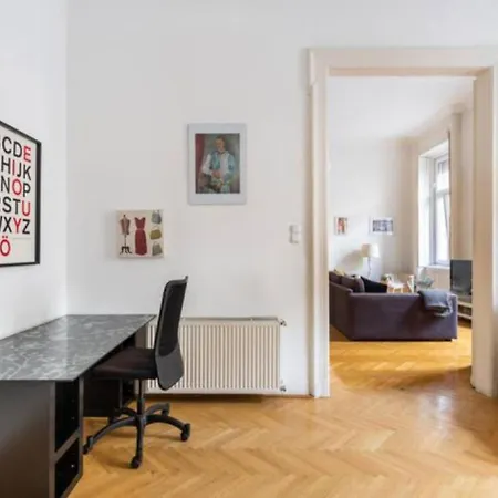 Bourgeois Elegance In The Heart Of Apartment *