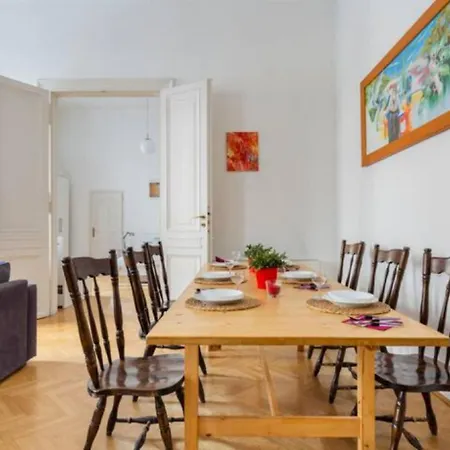 Bourgeois Elegance In The Heart Of * Budapest