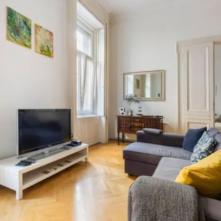 Bourgeois Elegance In The Heart Of Apartment Budapest