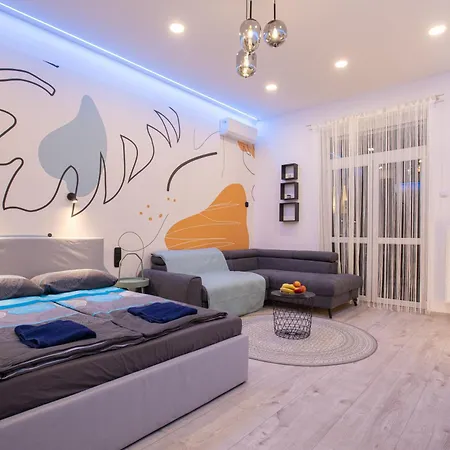Centre Point Apartment