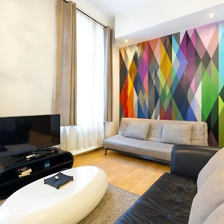 Luxury With Spacious Livingroom At Opera House * Budapest