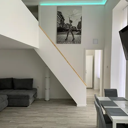 Balcony Gallery בודפשט