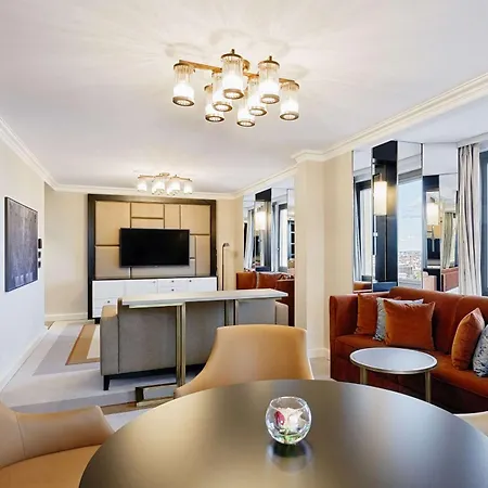 Hilton Hotel 5*