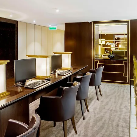 Hilton Hotel 5*