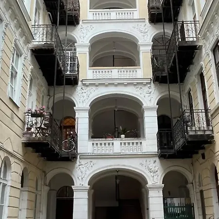 Charming In The Heart Of Apartment *