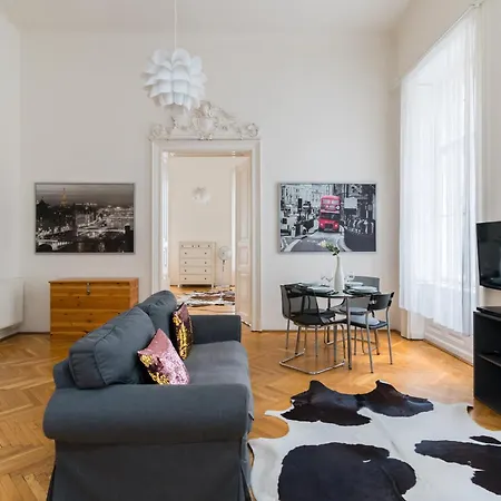 Broadway Apartmán