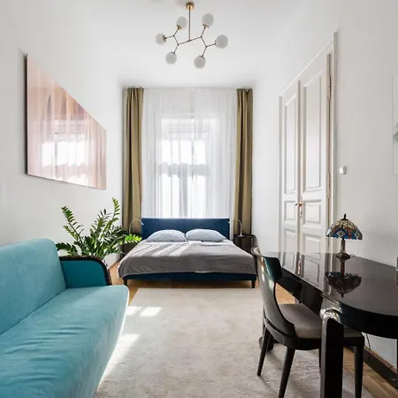 Aviator Luxury * Budapest