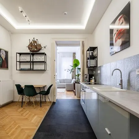 Aviator Luxury Apartment *