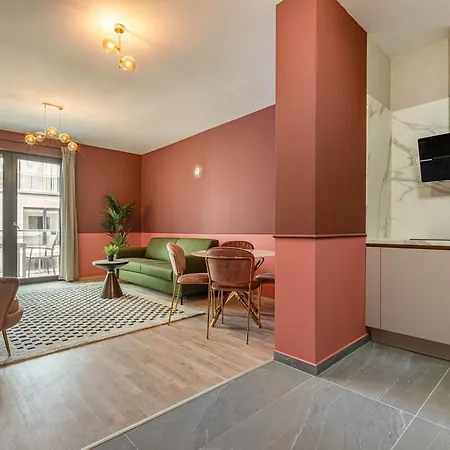 Luxury W Balcony Next To Andrassy Road Apartament