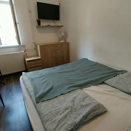 בית אירוח Aradi With Private Bathroom In The Centre בודפשט