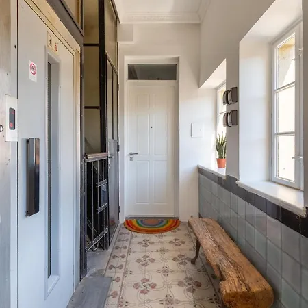 Huge & Stylish In The Center For Up To 20 People