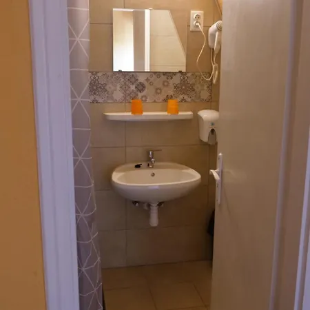 فندق ومطعم أتيلا 2*