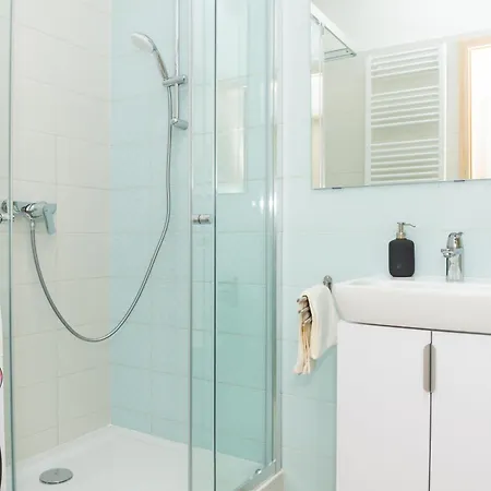 Waterfront By Urbanrent Apartment Budapest
