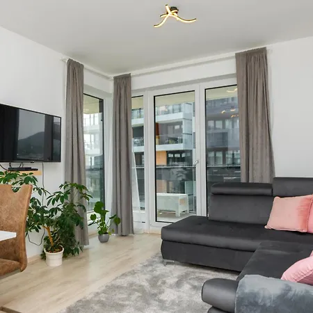 Apartment Waterfront By Urbanrent Budapest