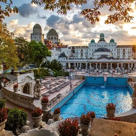 Boho Central Buda Close To Gellert Thermal Bath Apartmán