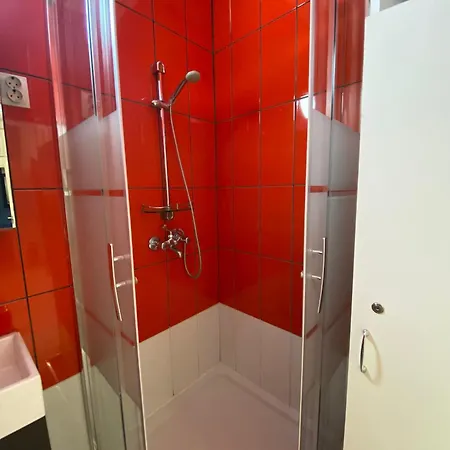 Yes, Yes! Lovely Good Amenities Center Apartment