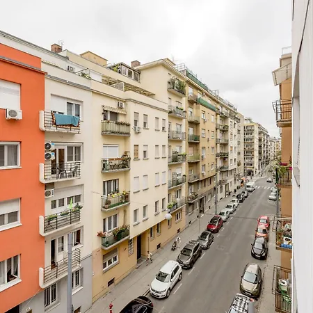 Chic Flat In Heritage Area Near The Center *