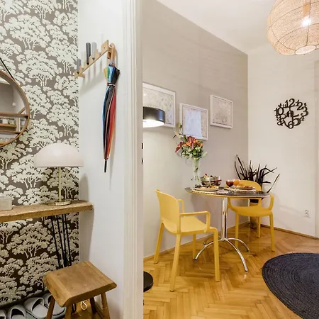 Chic Flat In Heritage Area Near The Center *