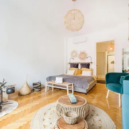 Apartment Chic Flat In Heritage Area Near The Center Budapest