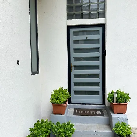 Urban With Private Garden Near Andrassy Budapest
