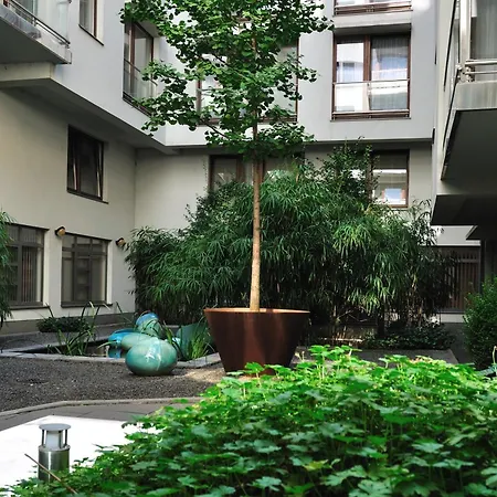 Urban Oasis With Free Parking Budapest