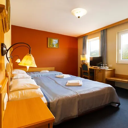 Aquamarina Botel 3*