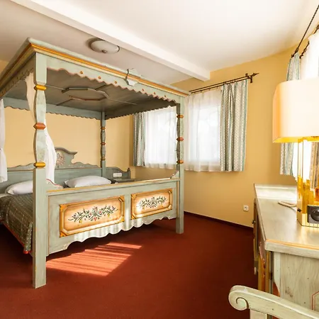 Aquamarina Botel 3*