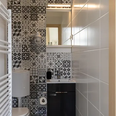 Glam Downtown Apartment *