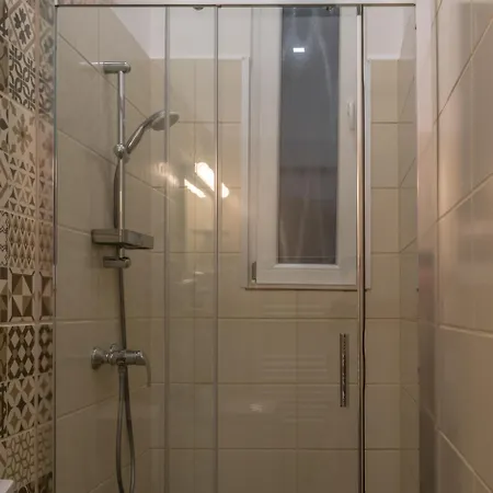 Glam Downtown Apartment