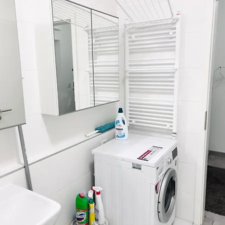 Apartment Downtown Family Haven: Modern 3br With Balcony And Parking Budapest