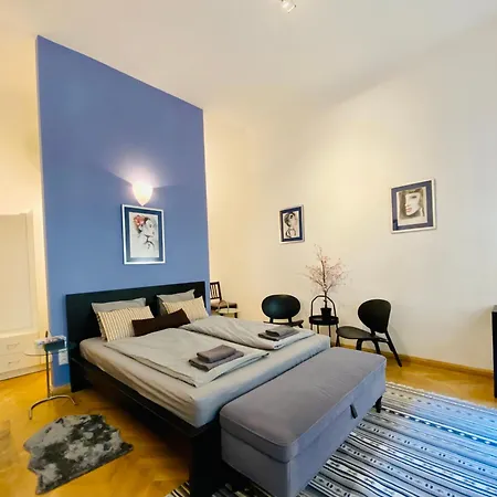 Huge Family Friendly 2br Downtown - Deco House Apartment *