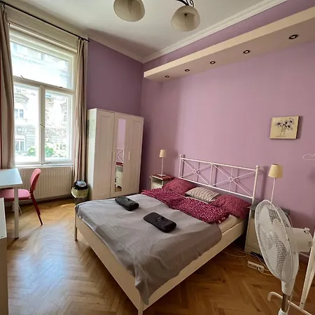 Jazzy Vibes Parliament And Ensuites Pensionat Budapest
