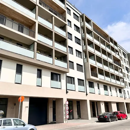 New 2022 Family&friends Downtown Ac 3br 2ba Free Parking Big Balcony Near Metro&train Station Self Check-in * Budapeszt