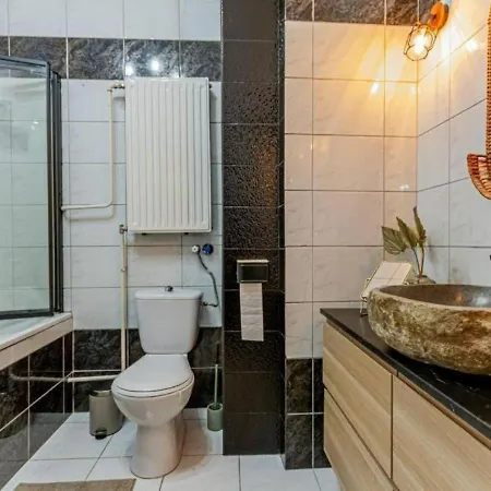 Luxury By The Famous Vaci Street דירה