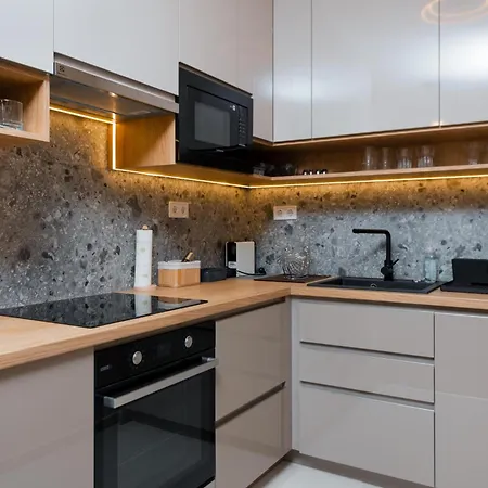 Apartment Waterfront By Urbanrent *