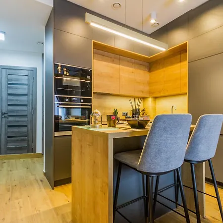 Elite Place Apartment *