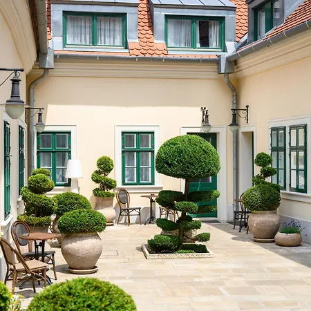 Maison Bistro & Hotel 4*