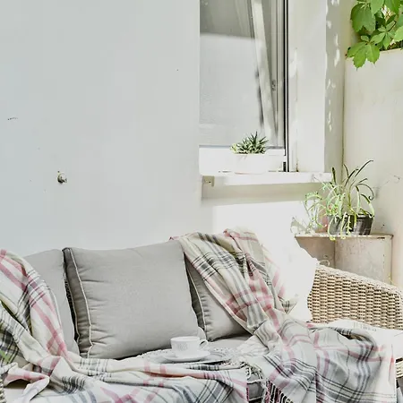 Buda Bliss Garden Apartment